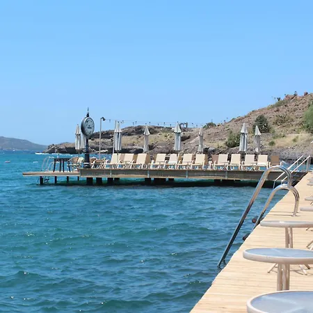 Moon Beach&hotel *