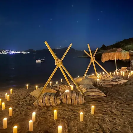 Moon Beach&hotel *