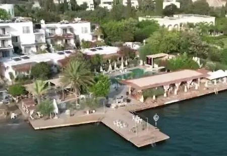 Moon Beach&hotel Hotel *